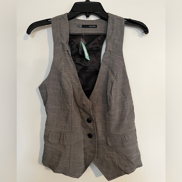 NWT Maurice’s Gray Vest - Button down - Picture 3 of 4